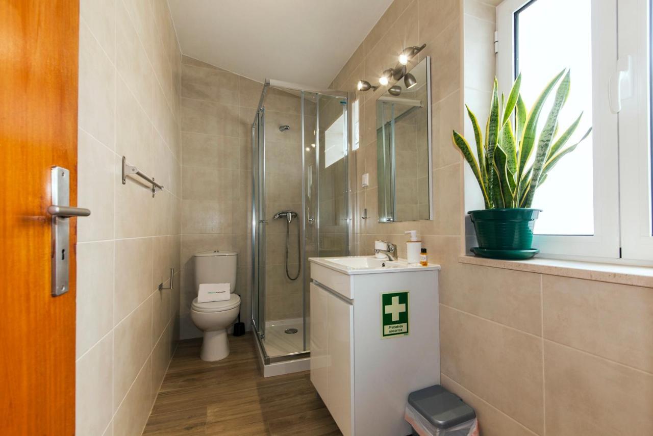 A38 - Rising Sun Top-Floor Flat Lagos Exterior photo